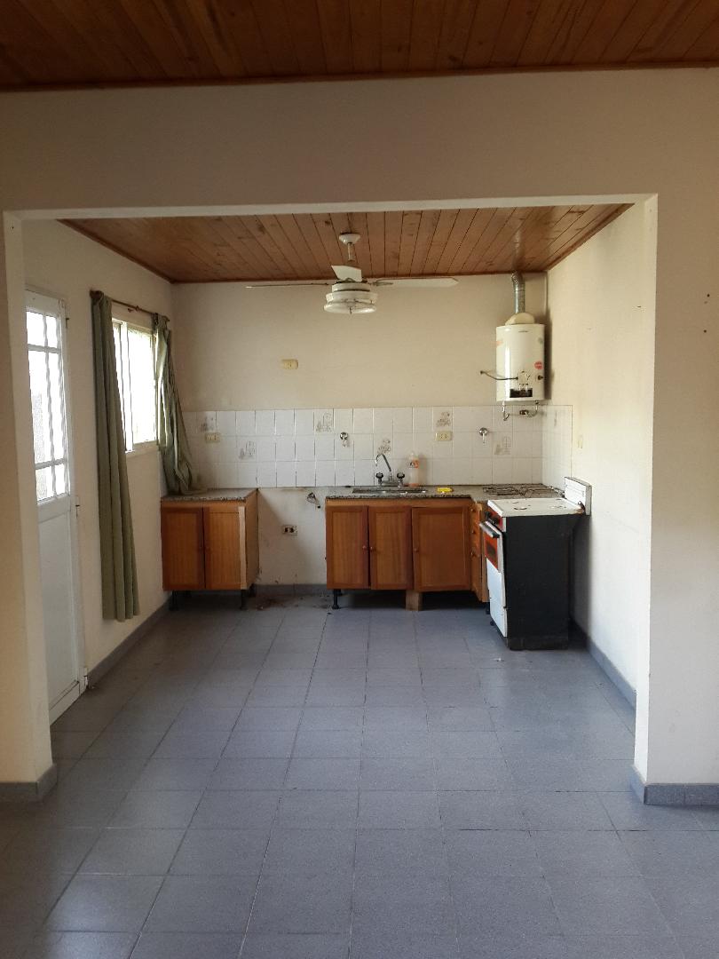 EN ALQUILER DEPTO INTERNO 1 DORMITORIO, CALLE LAPRIDA.- CHACABUCO. COD. 176