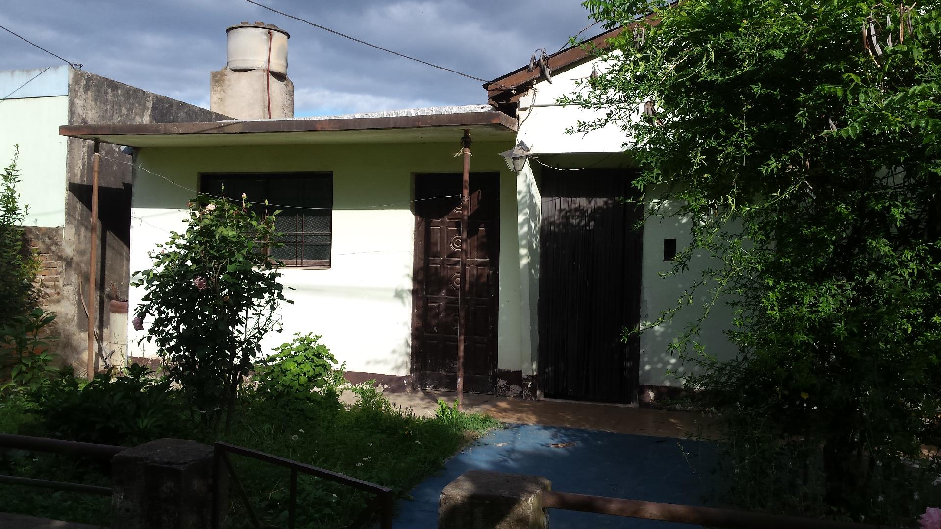 EN VENTA CASA CALLE ANDES, TODOS LOS SERVICIOS. CHACABUCO.- COD. 162