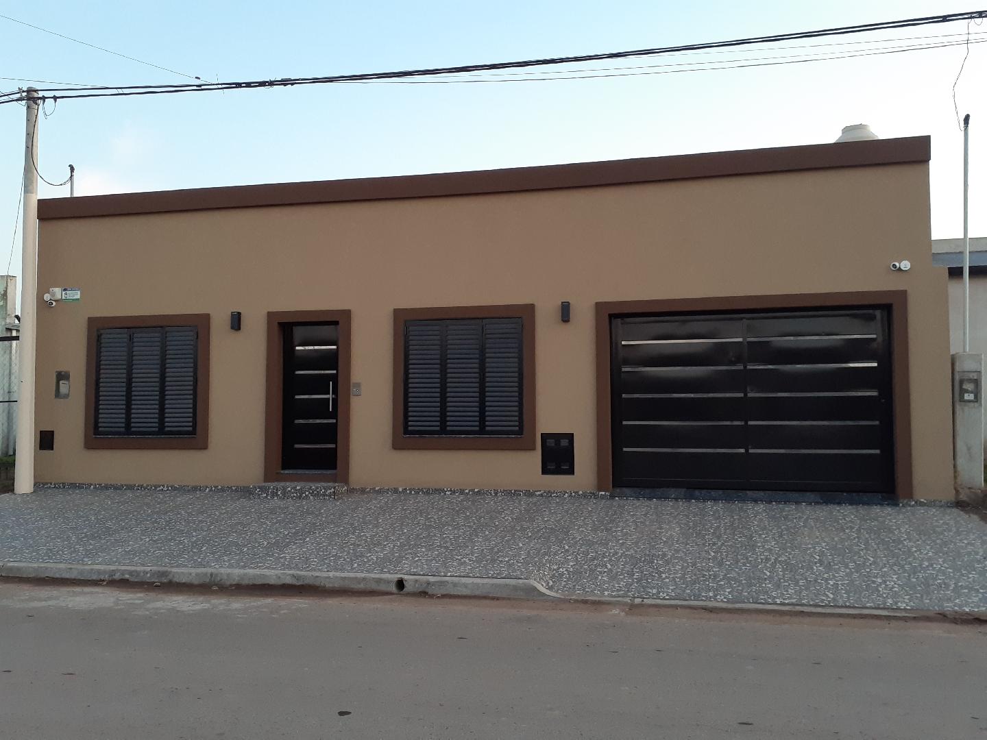 HERMOSA CASA A ESTRENAR EN VENTA, CALLE SAN ISIDRO.- CHACABUCO. COD. 145