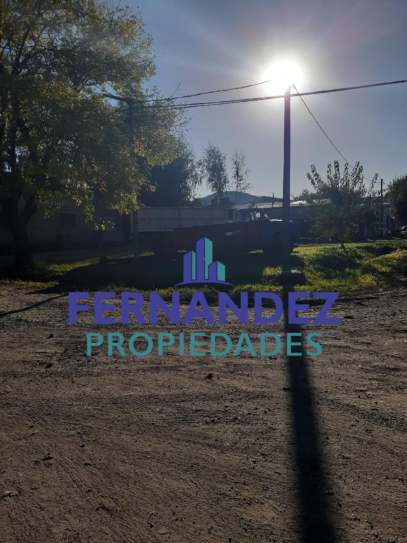 EN VENTA LOTE ESQUINA 13 X 24 CALLE ARCE Y ALEM. TODOS LOS SERV. MENOS ASFALTO.- CHACABUCO. COD. 178