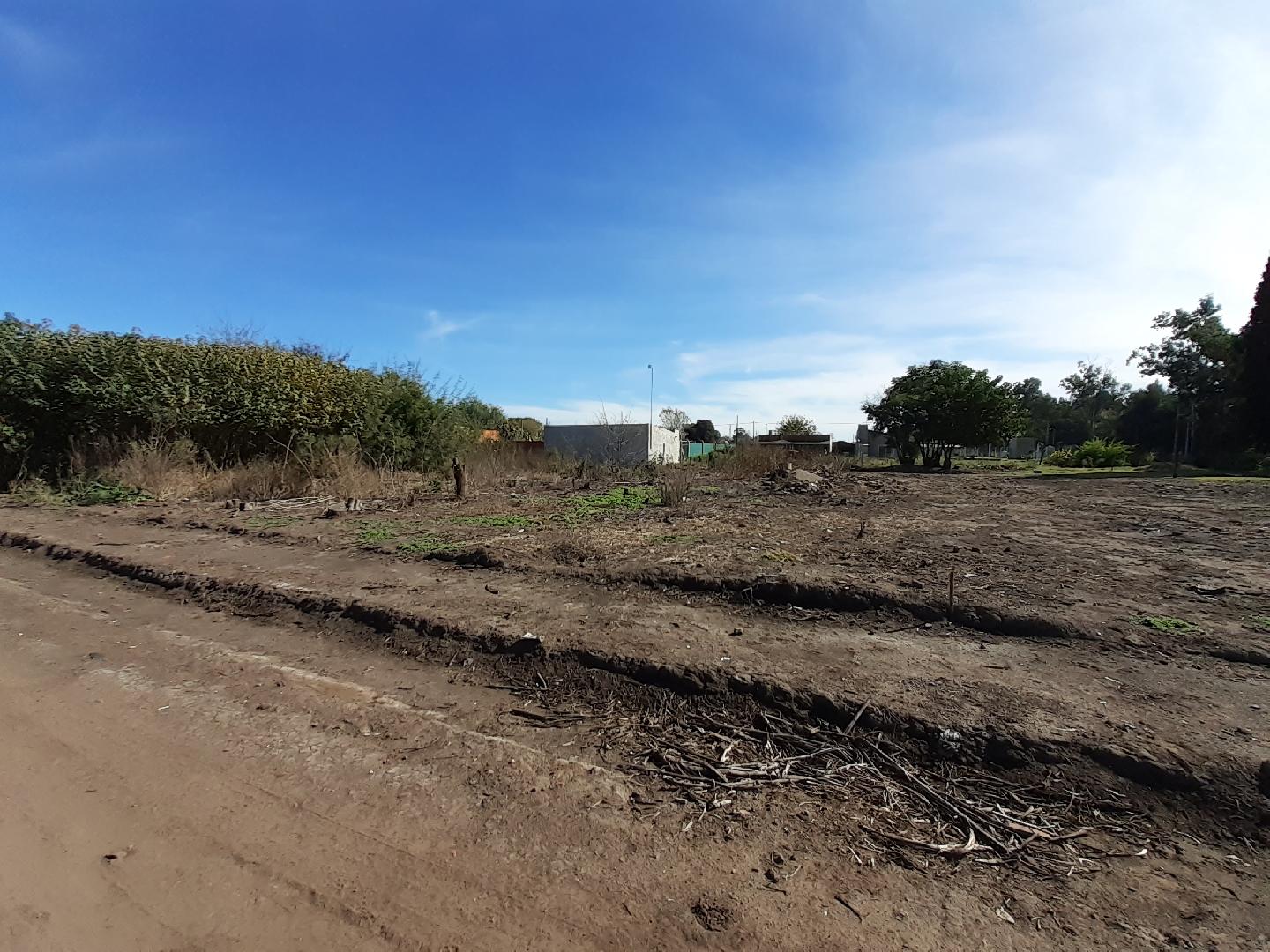 EN VENTA 2 LOTES, ZONA PARQUE INDUSTRIAL. A 2 CUADRAS DEL ACC. JUAN XXIII. CHACABUCO.- COD. 179