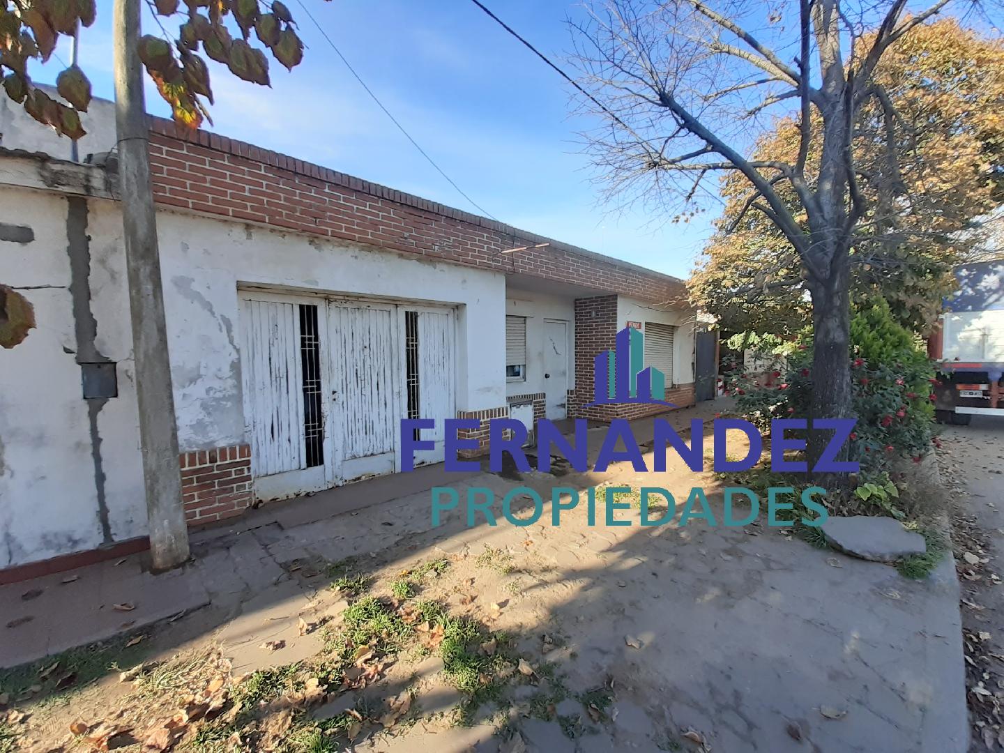 CASA EN PH EN VENTA, CALLE LARREA. CHACABUCO.- COD. 180