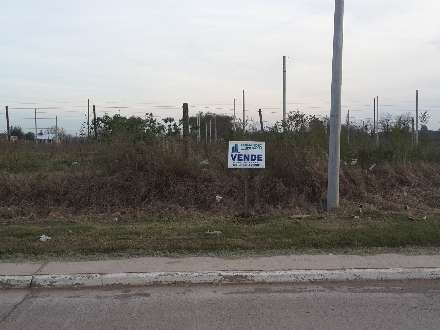 EN VENTA TERRENO DE 13 X 25  SOBRE ACC. JUAN XXIII.- CHACABUCO. COD. 62