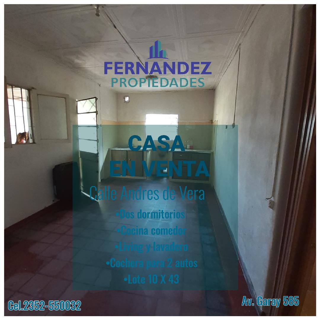 EN VENTA CASA 2 DORM. TODOS LOS SERVICIOS. CALLE ANDRÉS DE VERA. CHACABUCO.- COD. 202