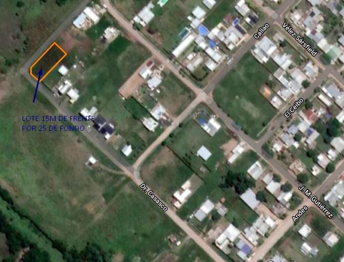 EN VENTA LOTE ESQUINA DE 15 mts X 25 mTS. CON SERVICIO DE GAS.- CHACABUCO. COD. 135
