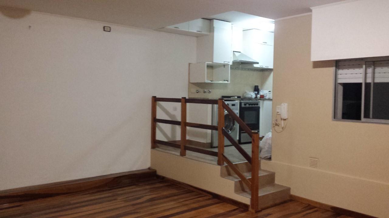 EN ALQUILER DEPTO CÉNTRICO, UNA HABITACIÓN.- CHACABUCO. COD. 125